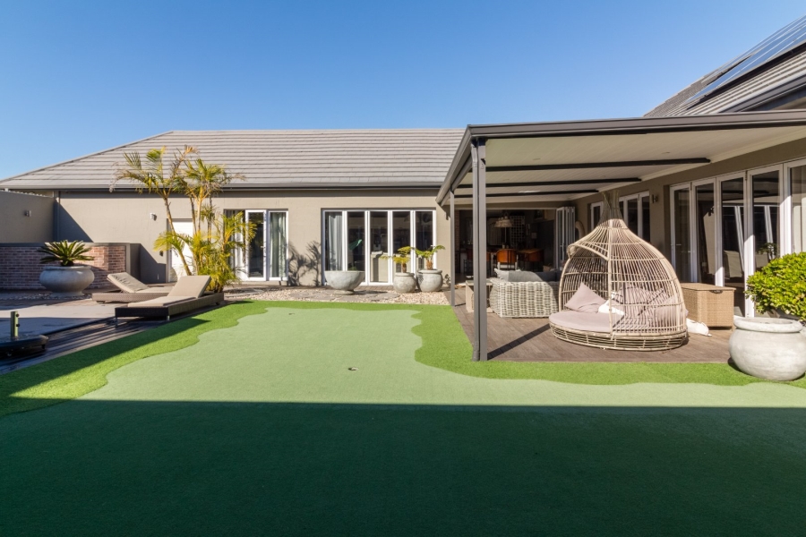 5 Bedroom Property for Sale in Num Num Cape Estate Western Cape